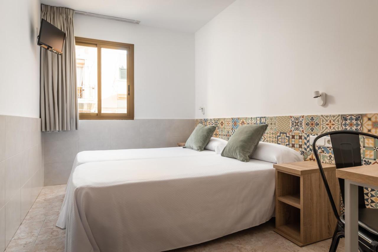 Hostal Baler Barcelona Buitenkant foto