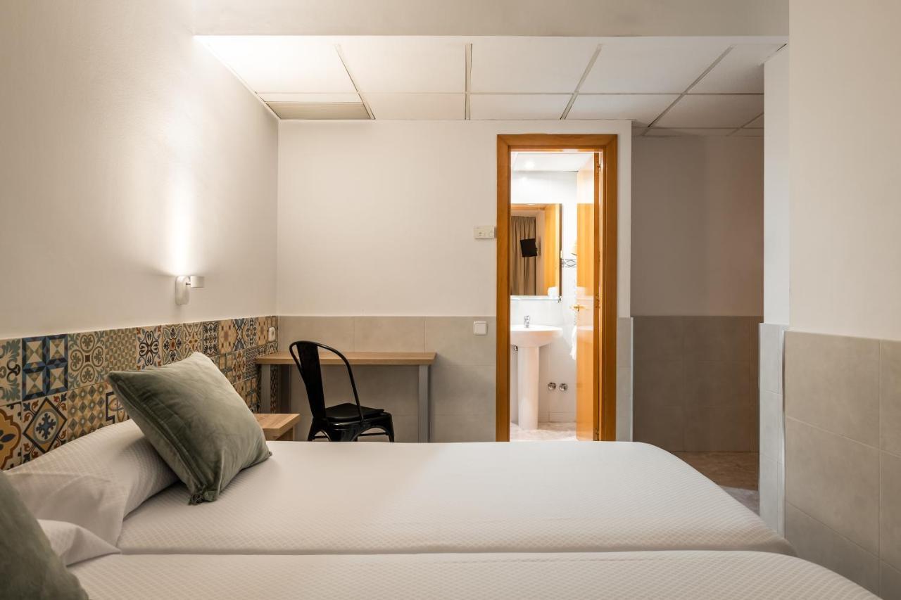 Hostal Baler Barcelona Buitenkant foto