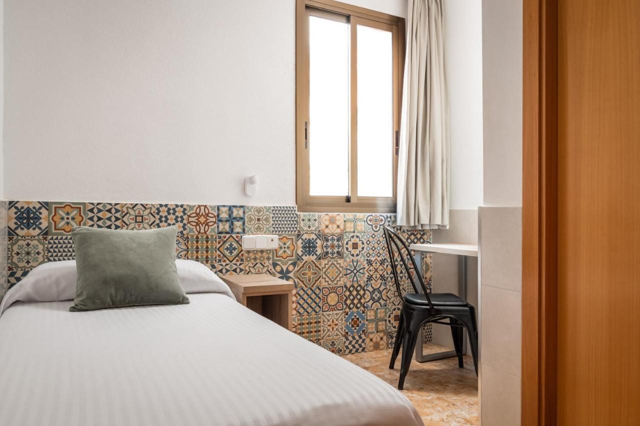 Hostal Baler Barcelona Buitenkant foto