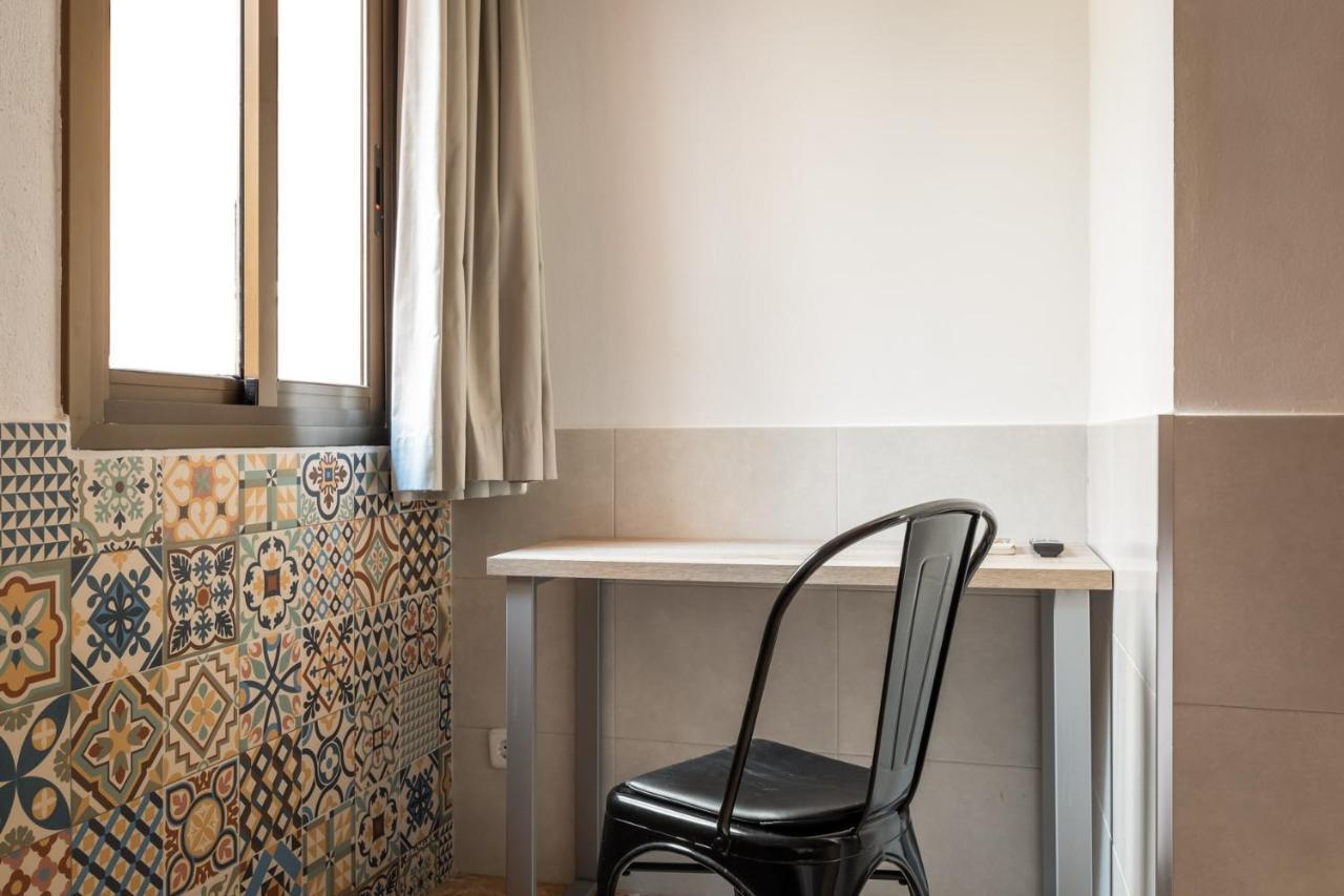 Hostal Baler Barcelona Buitenkant foto