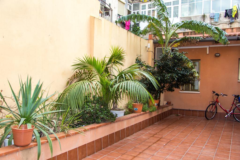 Hostal Baler Barcelona Buitenkant foto