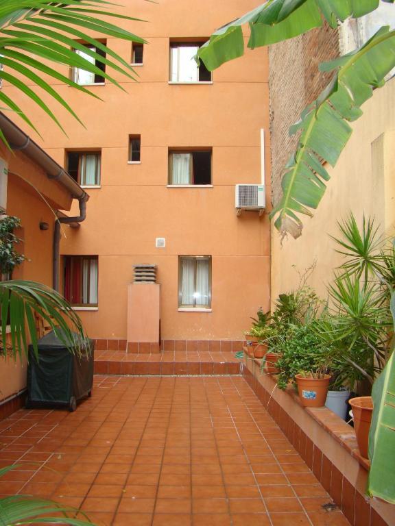 Hostal Baler Barcelona Buitenkant foto