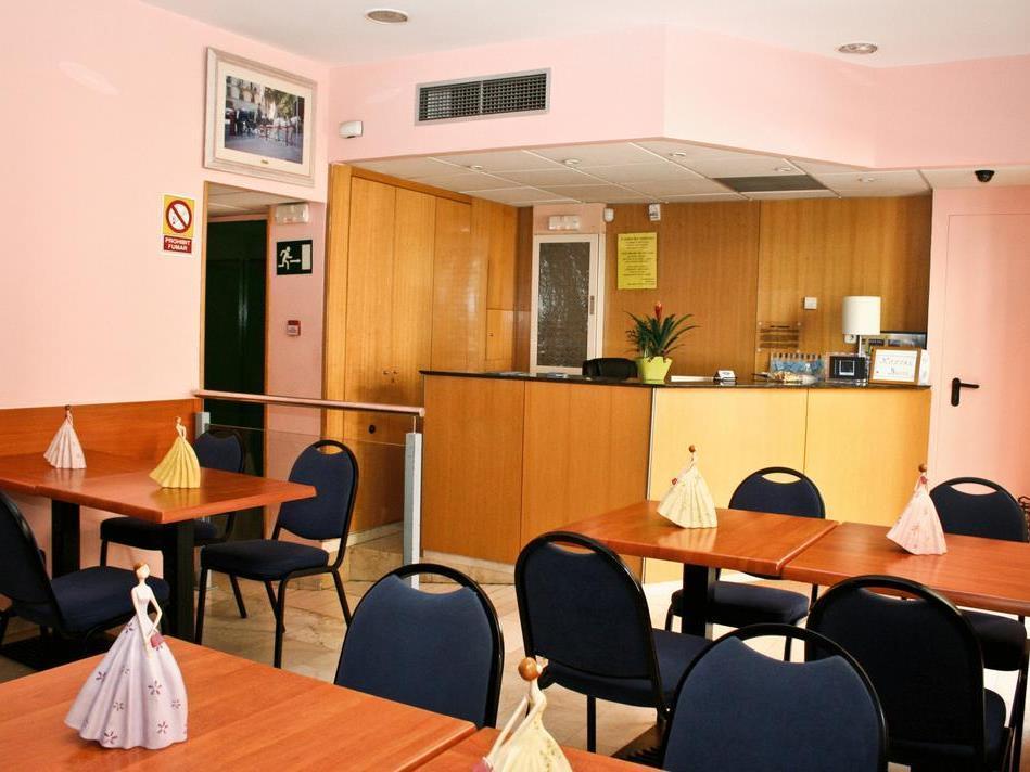 Hostal Baler Barcelona Buitenkant foto